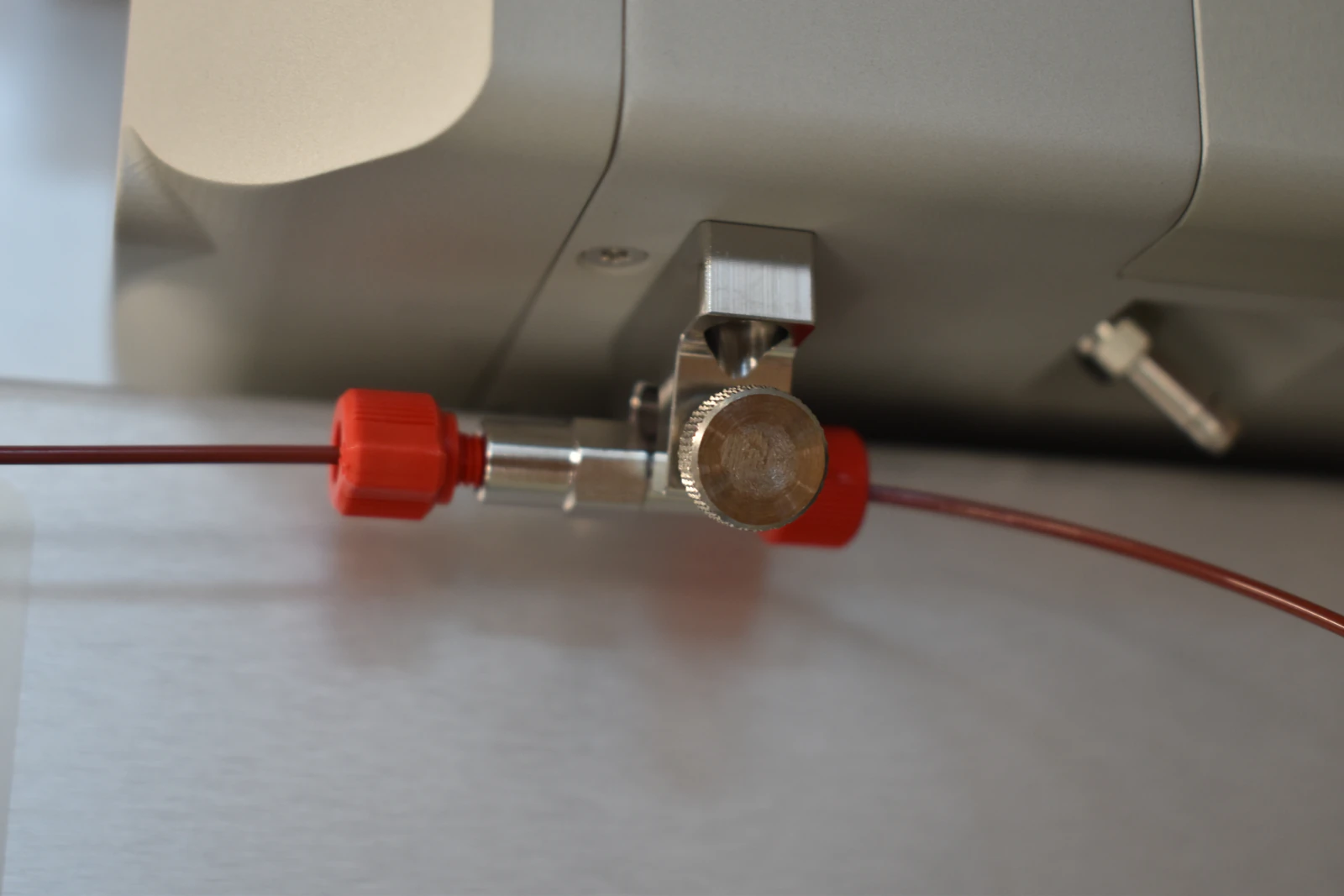 PEEK vs Stainless Steel Tubing in HPLC Flow Paths